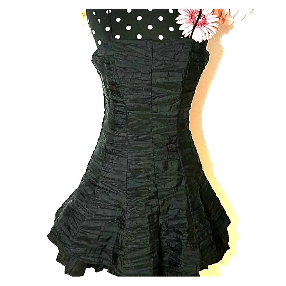 🌸- Perfect strapless black dress